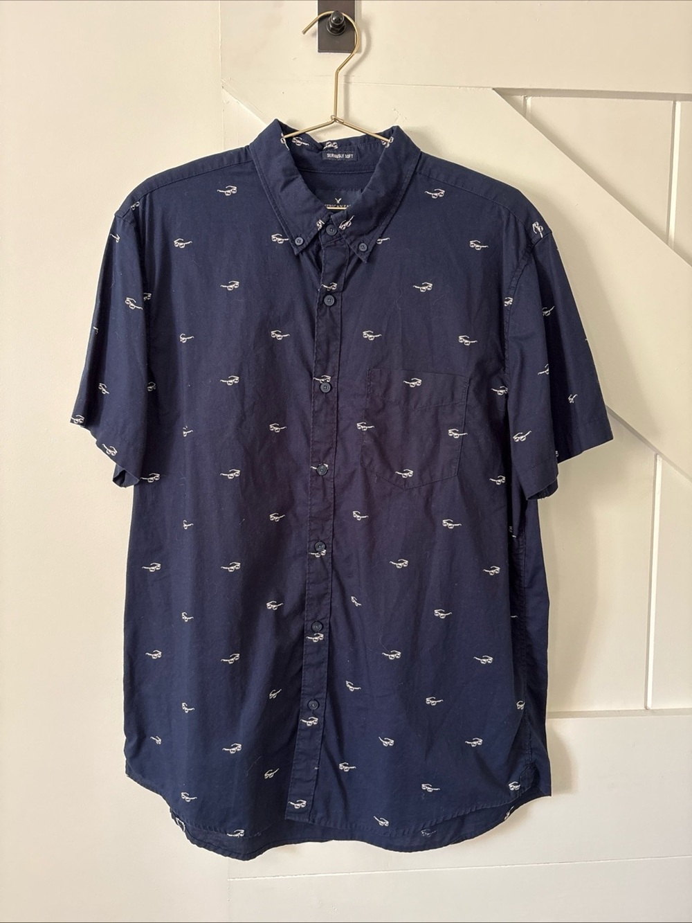 American Eagle Men’s Button Down Collared Short Sleeve Shirt Sunglass Print Navy